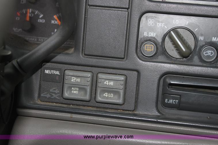 image for item E4280 1999 Chevrolet Tahoe SUV