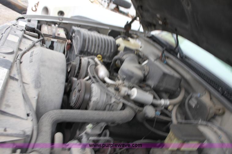 image for item E4280 1999 Chevrolet Tahoe SUV