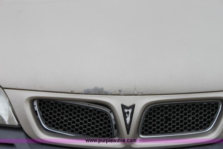 image for item E4281 1999 Pontiac Montana minivan