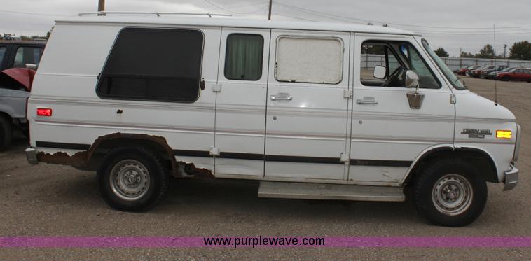 image for item E4282 1993 Chevrolet G20 van