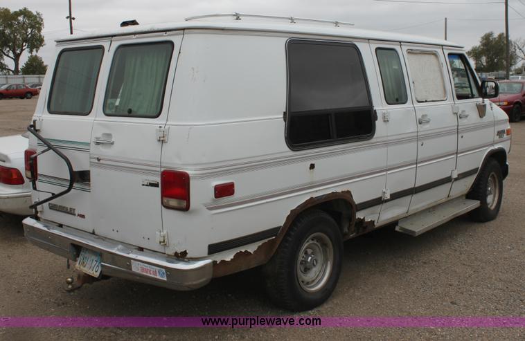 image for item E4282 1993 Chevrolet G20 van