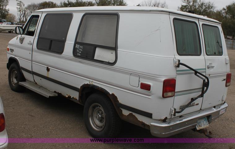 image for item E4282 1993 Chevrolet G20 van
