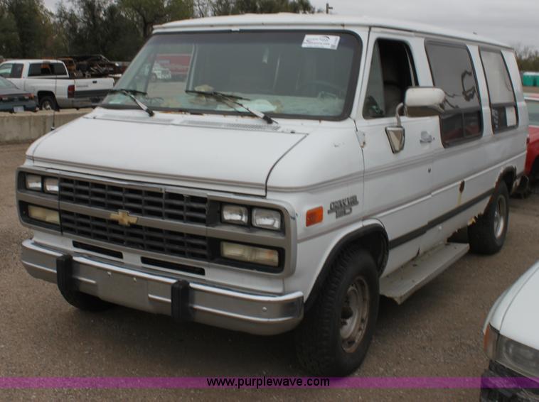 image for item E4282 1993 Chevrolet G20 van