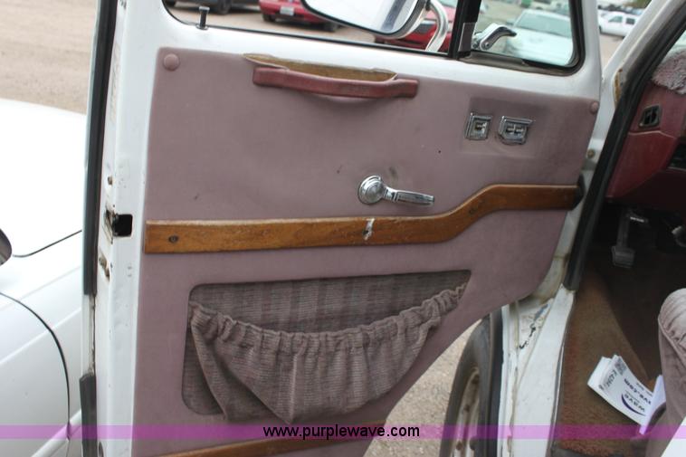 image for item E4282 1993 Chevrolet G20 van