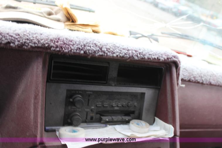 image for item E4282 1993 Chevrolet G20 van