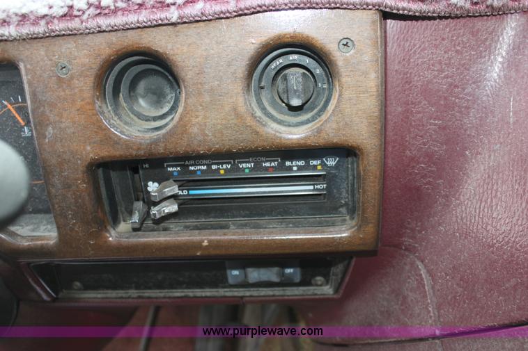 image for item E4282 1993 Chevrolet G20 van