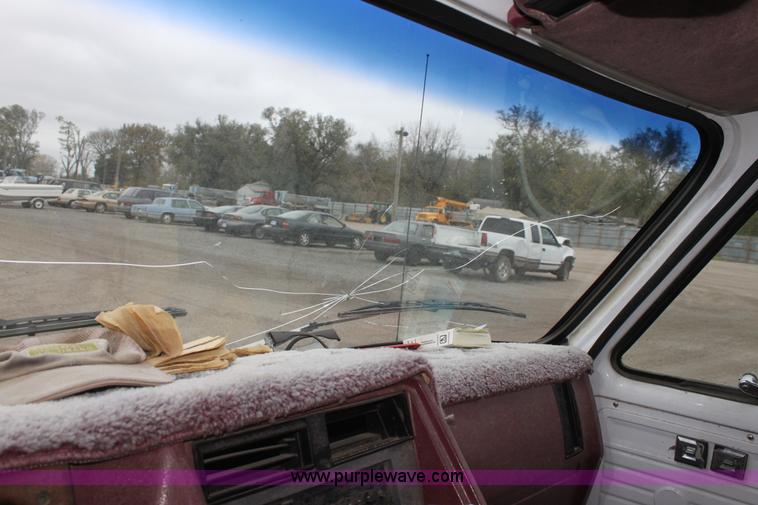 image for item E4282 1993 Chevrolet G20 van