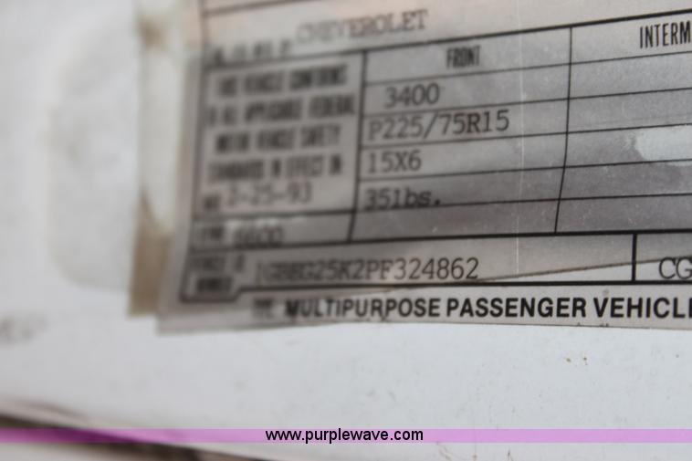 image for item E4282 1993 Chevrolet G20 van