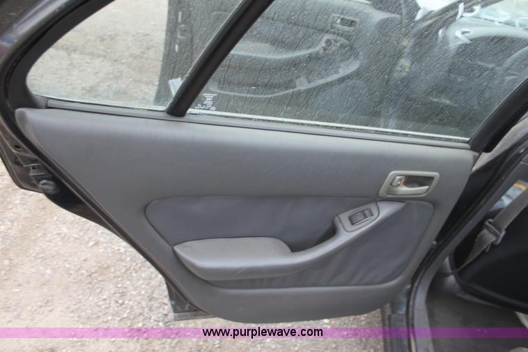 image for item E4283 1992 Toyota Camry XLE