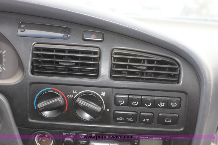 image for item E4283 1992 Toyota Camry XLE