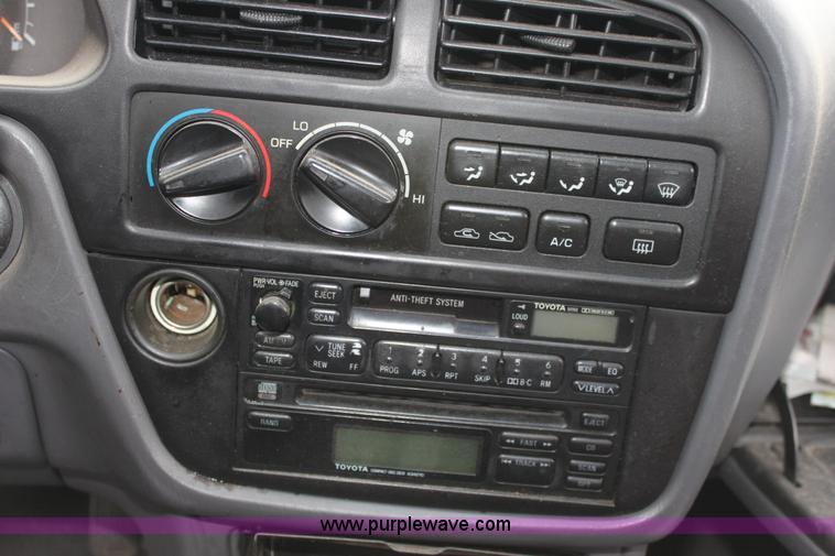 image for item E4283 1992 Toyota Camry XLE