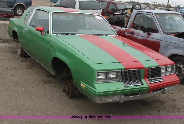 image for item E4284 1983 Oldsmobile Cutlass Supreme