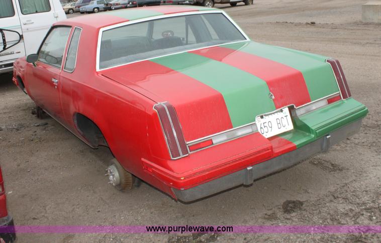 image for item E4284 1983 Oldsmobile Cutlass Supreme