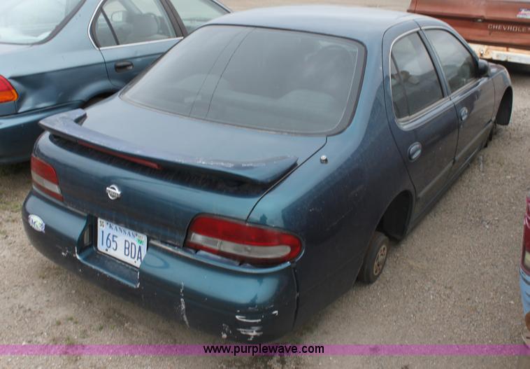 image for item E4285 1997 Nissan Altima