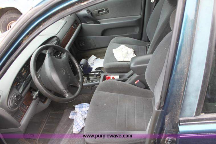 image for item E4285 1997 Nissan Altima