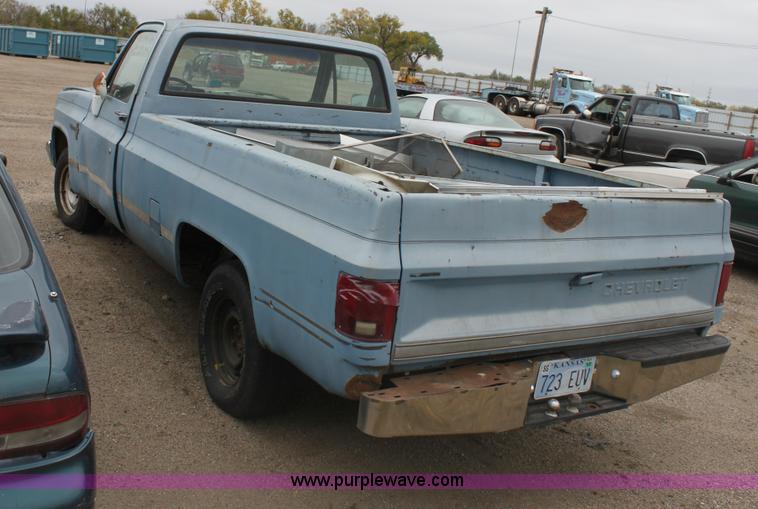 image for item E4286 1987 Chevrolet C10 Custom Deluxe pickup truck