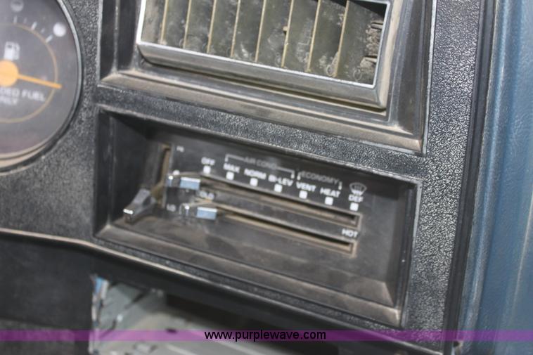 image for item E4286 1987 Chevrolet C10 Custom Deluxe pickup truck