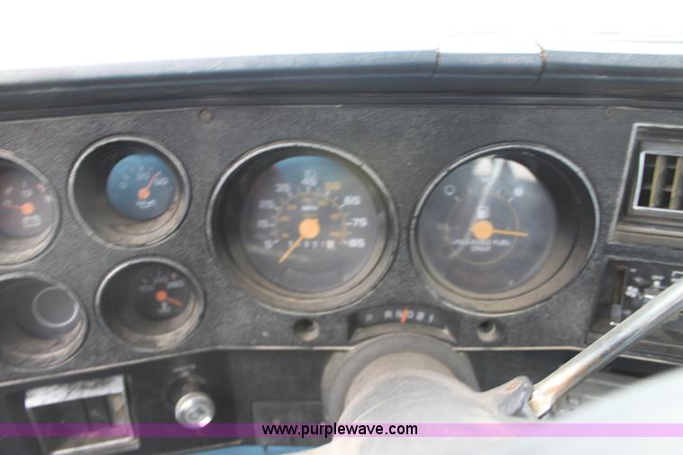 image for item E4286 1987 Chevrolet C10 Custom Deluxe pickup truck