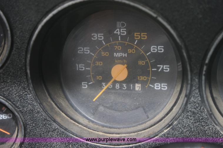 image for item E4286 1987 Chevrolet C10 Custom Deluxe pickup truck