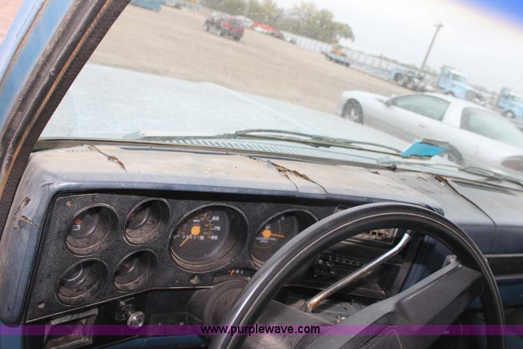 image for item E4286 1987 Chevrolet C10 Custom Deluxe pickup truck