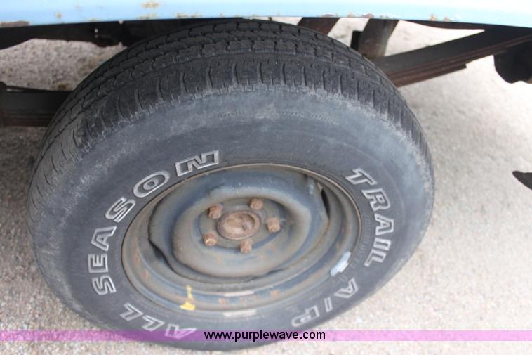 image for item E4286 1987 Chevrolet C10 Custom Deluxe pickup truck