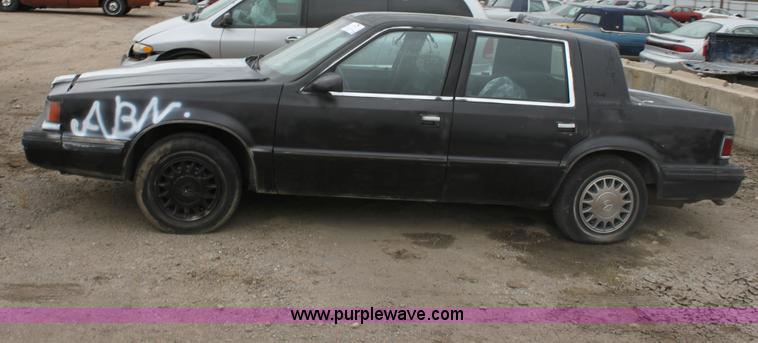 image for item E4287 1993 Dodge Dynasty