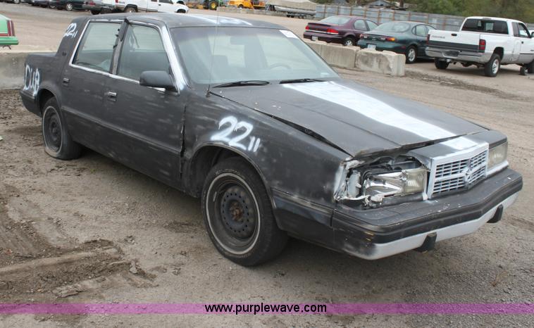image for item E4287 1993 Dodge Dynasty