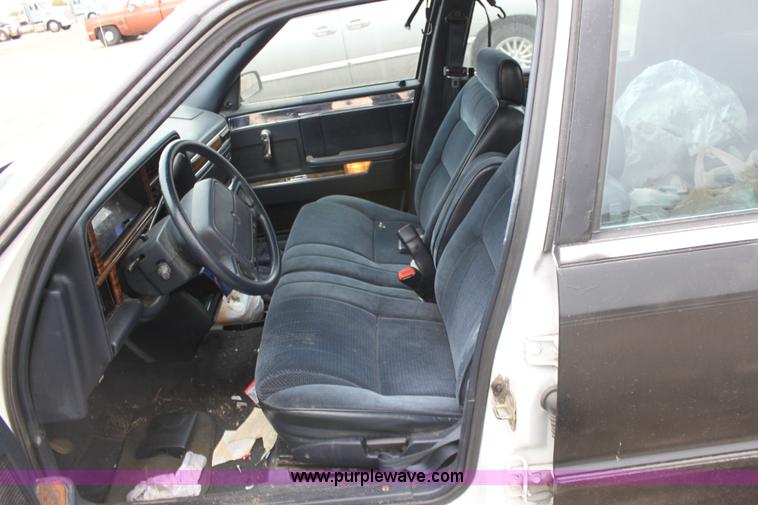 image for item E4287 1993 Dodge Dynasty