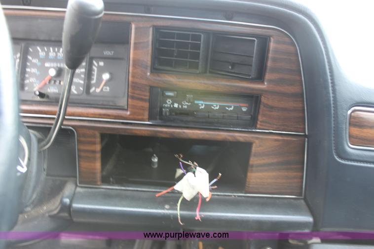 image for item E4287 1993 Dodge Dynasty