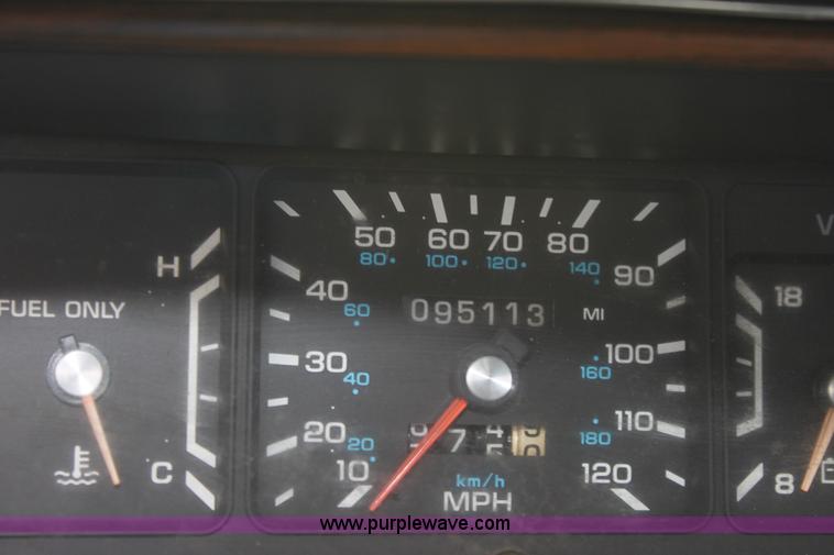 image for item E4287 1993 Dodge Dynasty