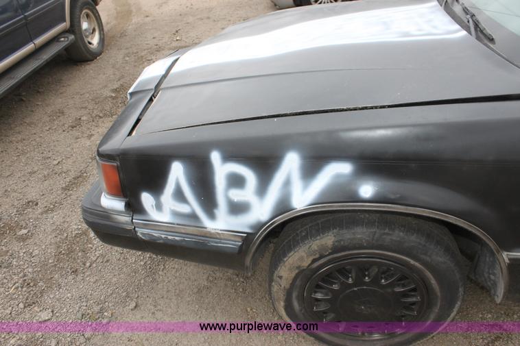 image for item E4287 1993 Dodge Dynasty