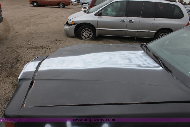 image for item E4287 1993 Dodge Dynasty