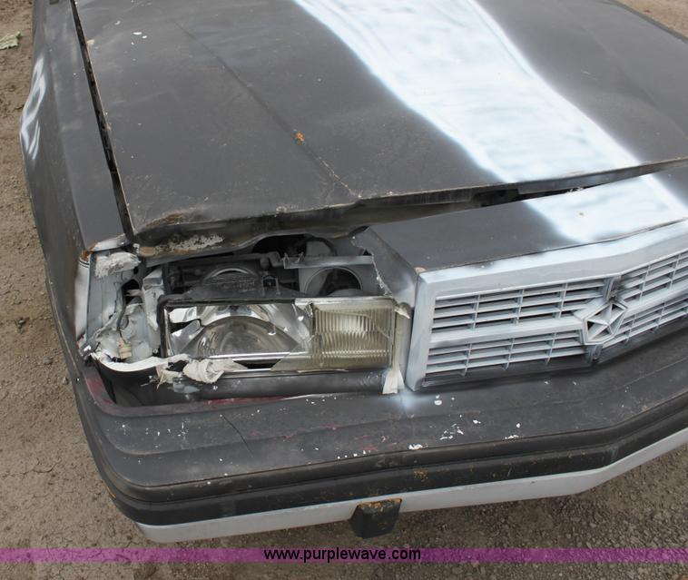 image for item E4287 1993 Dodge Dynasty