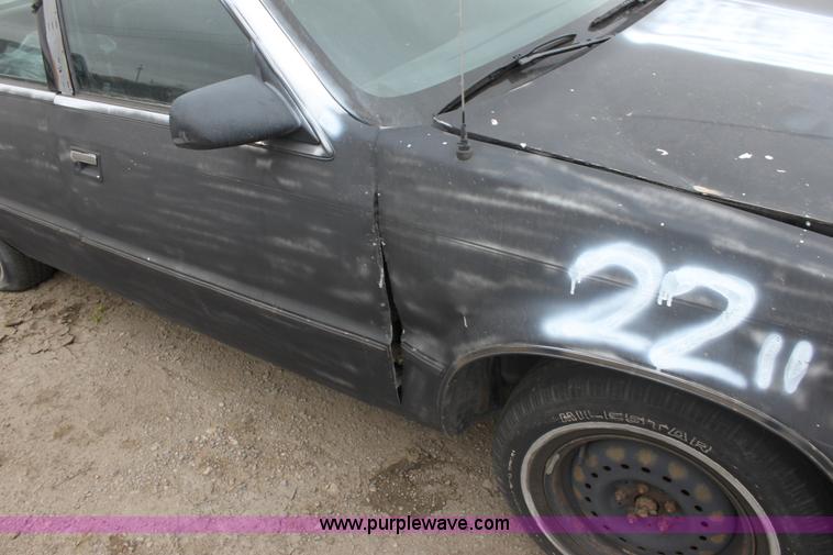 image for item E4287 1993 Dodge Dynasty