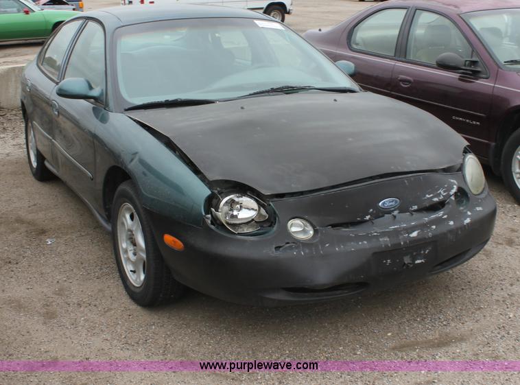 image for item E4289 1995 Ford Taurus