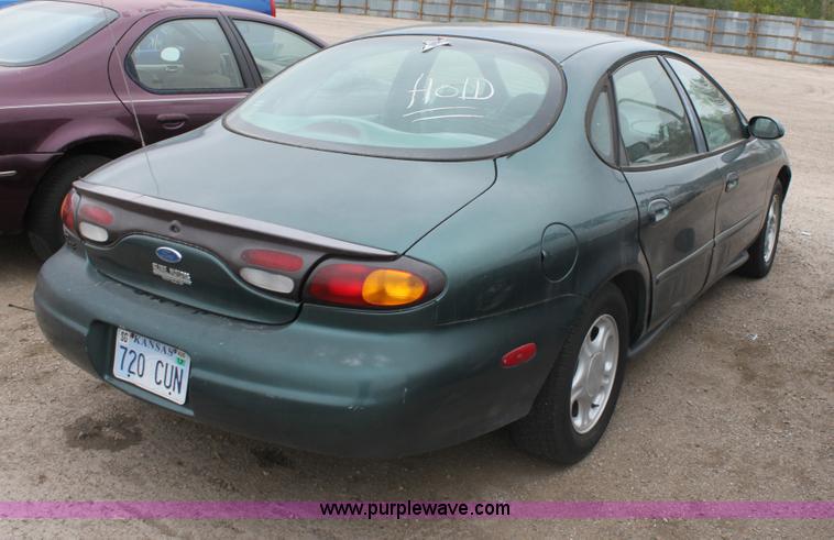image for item E4289 1995 Ford Taurus