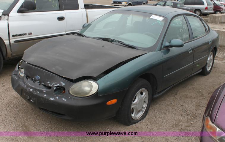 image for item E4289 1995 Ford Taurus