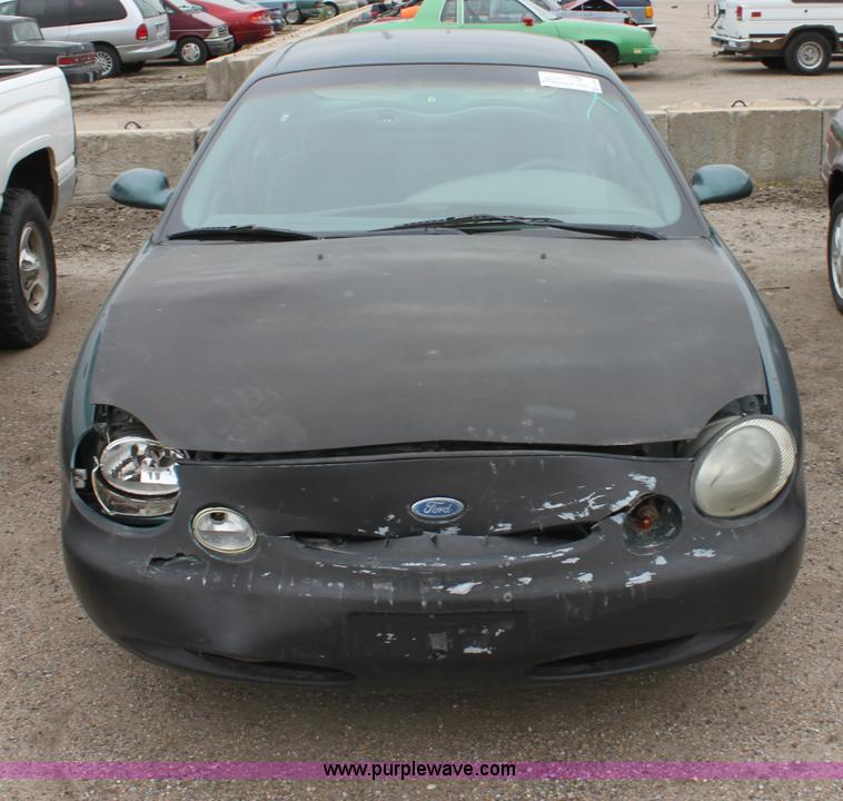 image for item E4289 1995 Ford Taurus