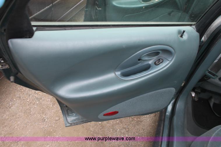 image for item E4289 1995 Ford Taurus