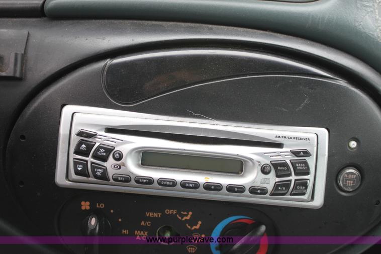 image for item E4289 1995 Ford Taurus