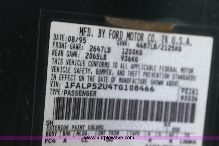 image for item E4289 1995 Ford Taurus