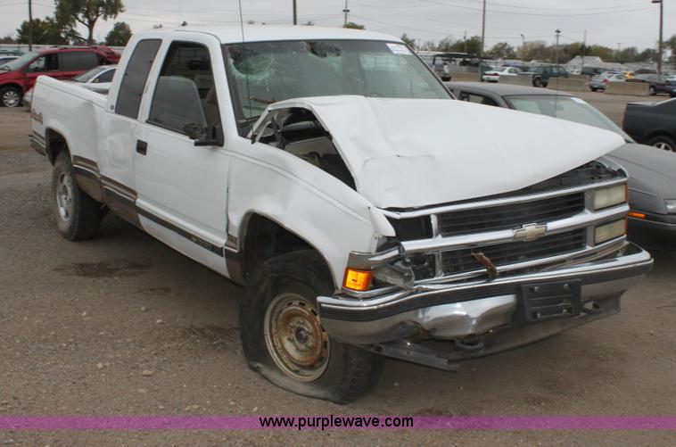 image for item E4290 1998 Chevrolet Silverado pickup truck