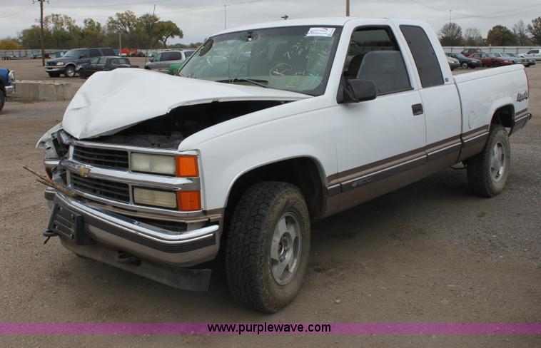 image for item E4290 1998 Chevrolet Silverado pickup truck