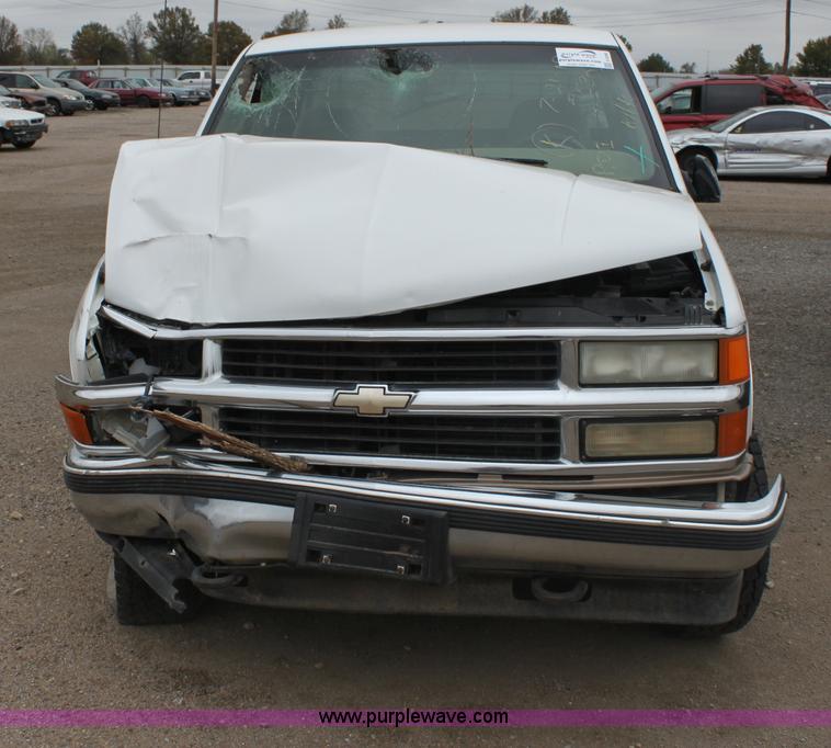 image for item E4290 1998 Chevrolet Silverado pickup truck