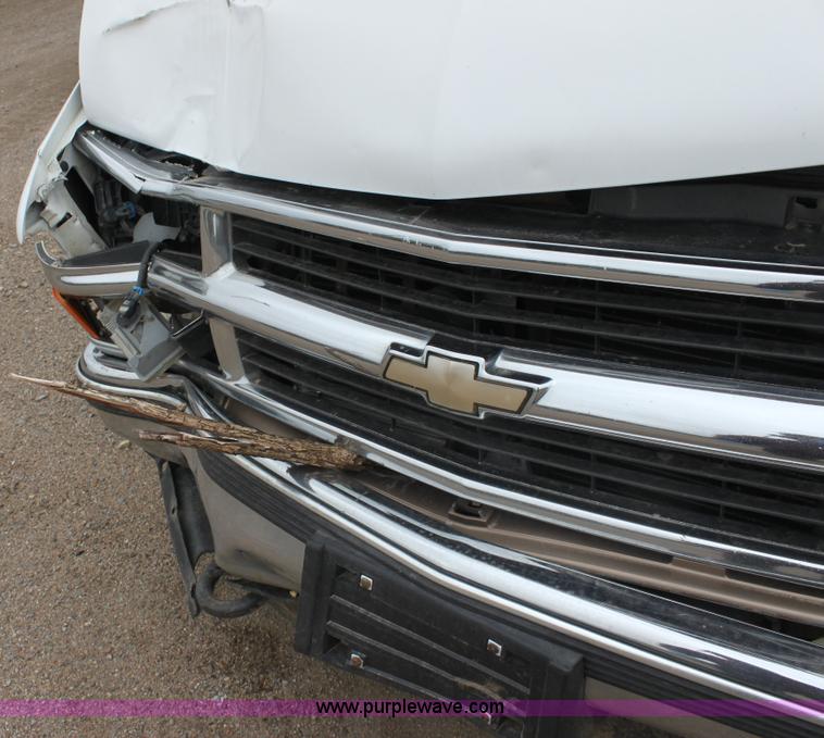 image for item E4290 1998 Chevrolet Silverado pickup truck