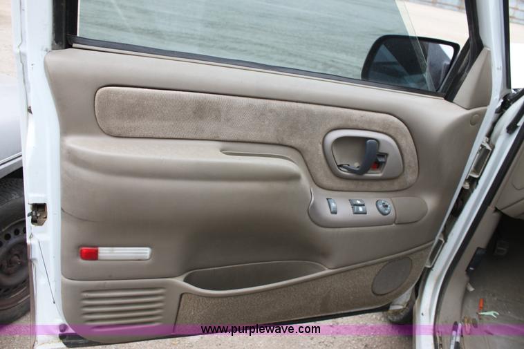 image for item E4290 1998 Chevrolet Silverado pickup truck