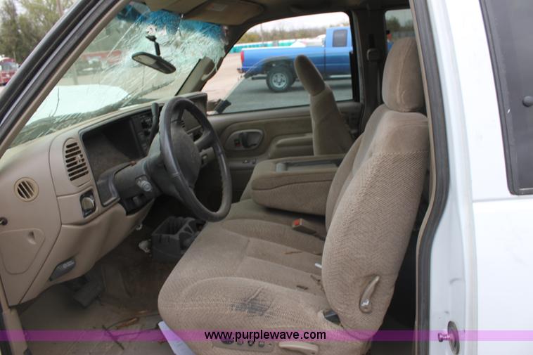 image for item E4290 1998 Chevrolet Silverado pickup truck