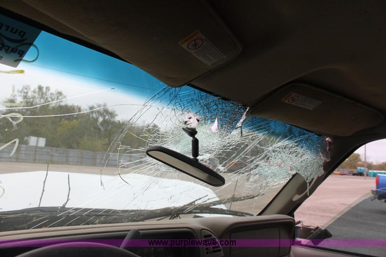 image for item E4290 1998 Chevrolet Silverado pickup truck