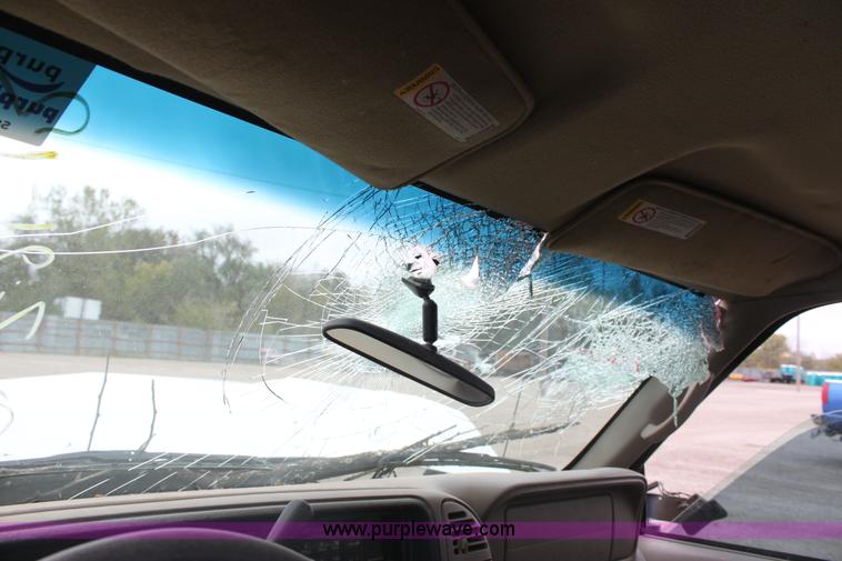 image for item E4290 1998 Chevrolet Silverado pickup truck