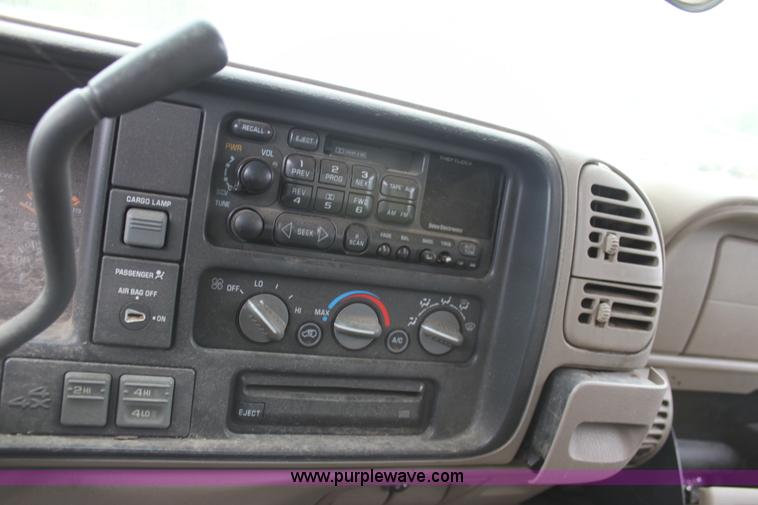 image for item E4290 1998 Chevrolet Silverado pickup truck